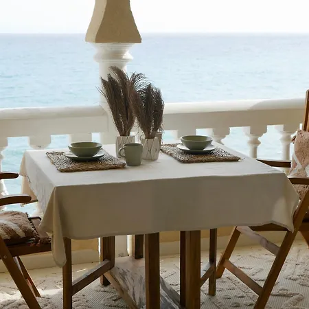 Sea Romantic Beachfront Cotobro Beach, Apartment *